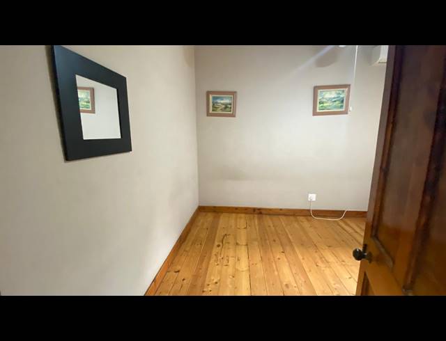 2.5 BEDROOM FLAT TO LET IN ESSENWOOD